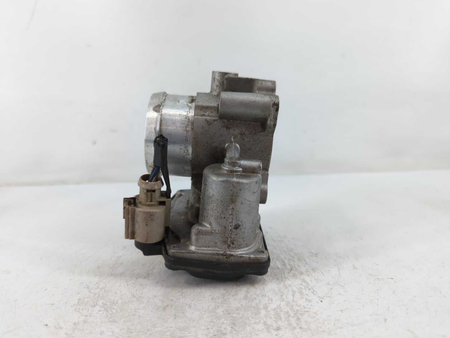 2014-2020 Ford Fusion Throttle Body P/N:B19 131 4135 DS7G-9F991-CA Fits Fits 2014 2015 2016 2017 2018 2019 2020 OEM Used Aut