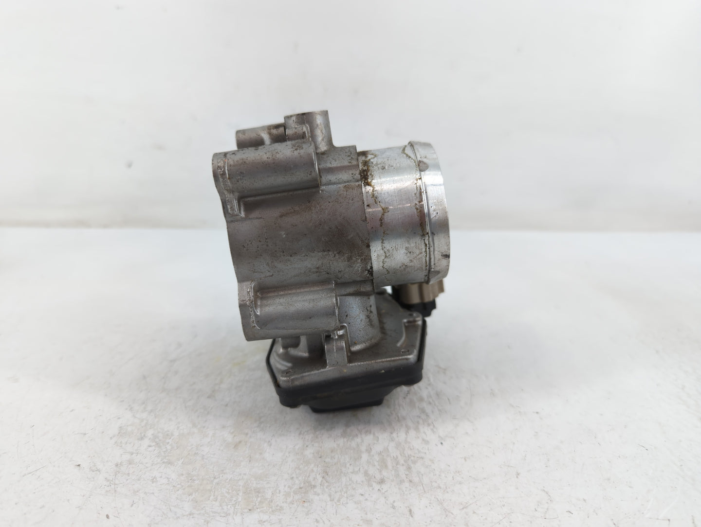 2014-2020 Ford Fusion Throttle Body P/N:B19 131 4135 DS7G-9F991-CA Fits Fits 2014 2015 2016 2017 2018 2019 2020 OEM Used Aut