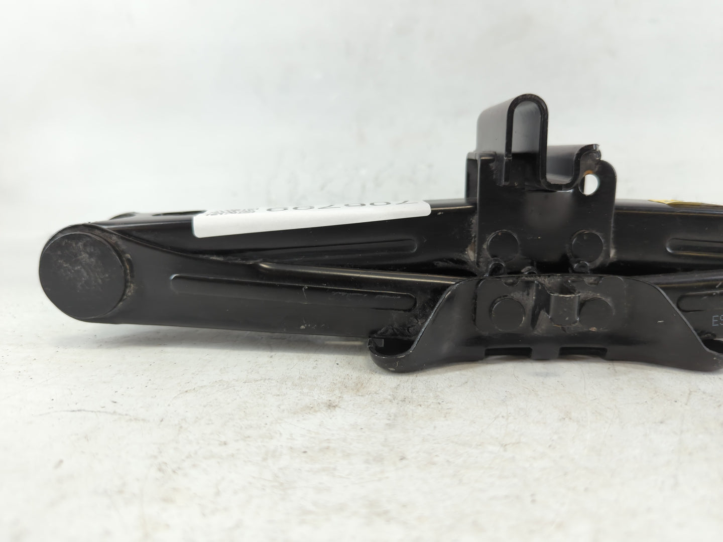2019 Ford Fusion Spare Scissor Car Jack - Oemusedautoparts1.com