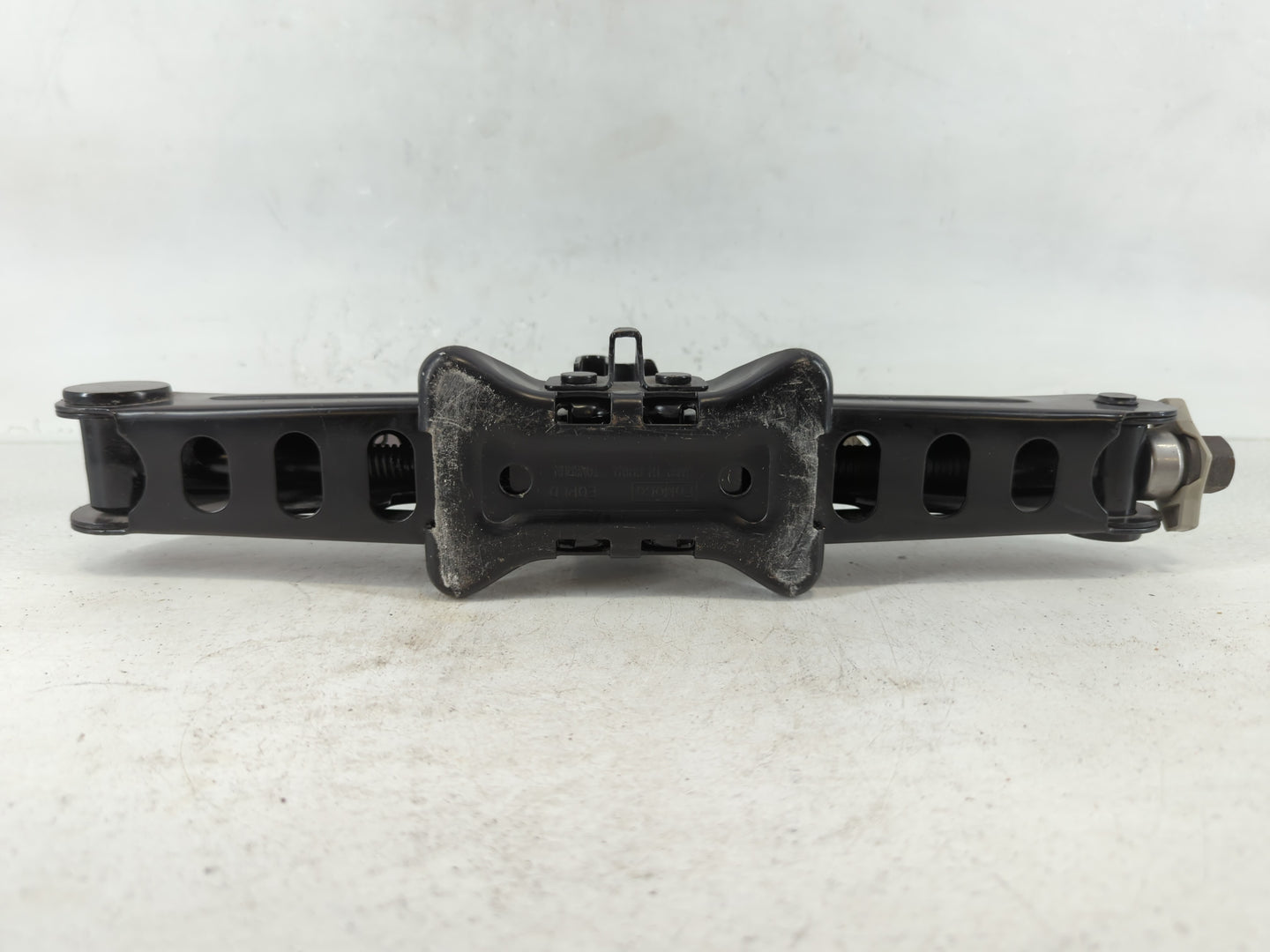 2019 Ford Fusion Spare Scissor Car Jack - Oemusedautoparts1.com