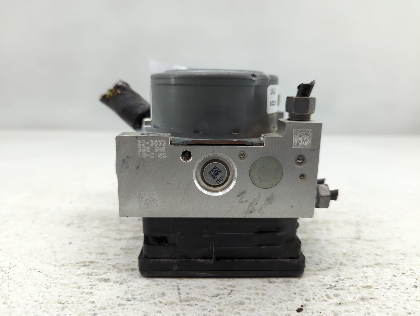 2019-2020 Ford Fusion ABS Pump Control Module Replacement P/N:KG9C-2B373-LC KG9C-2B373-LD Fits Fits 2019 2020 OEM Used Auto 