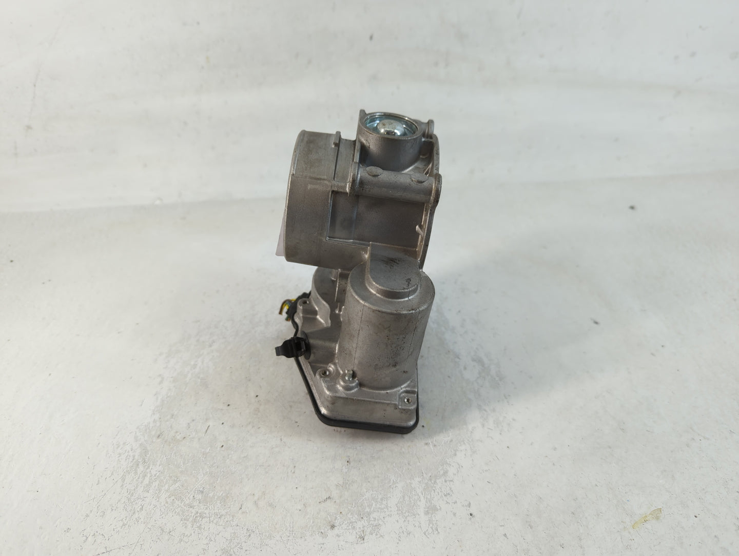 2013-2020 Ford Fusion Throttle Body P/N:DS7E-9F991-AK Fits Fits 2013 2014 2015 2016 2017 2018 2019 2020 2021 2022 OEM Used A
