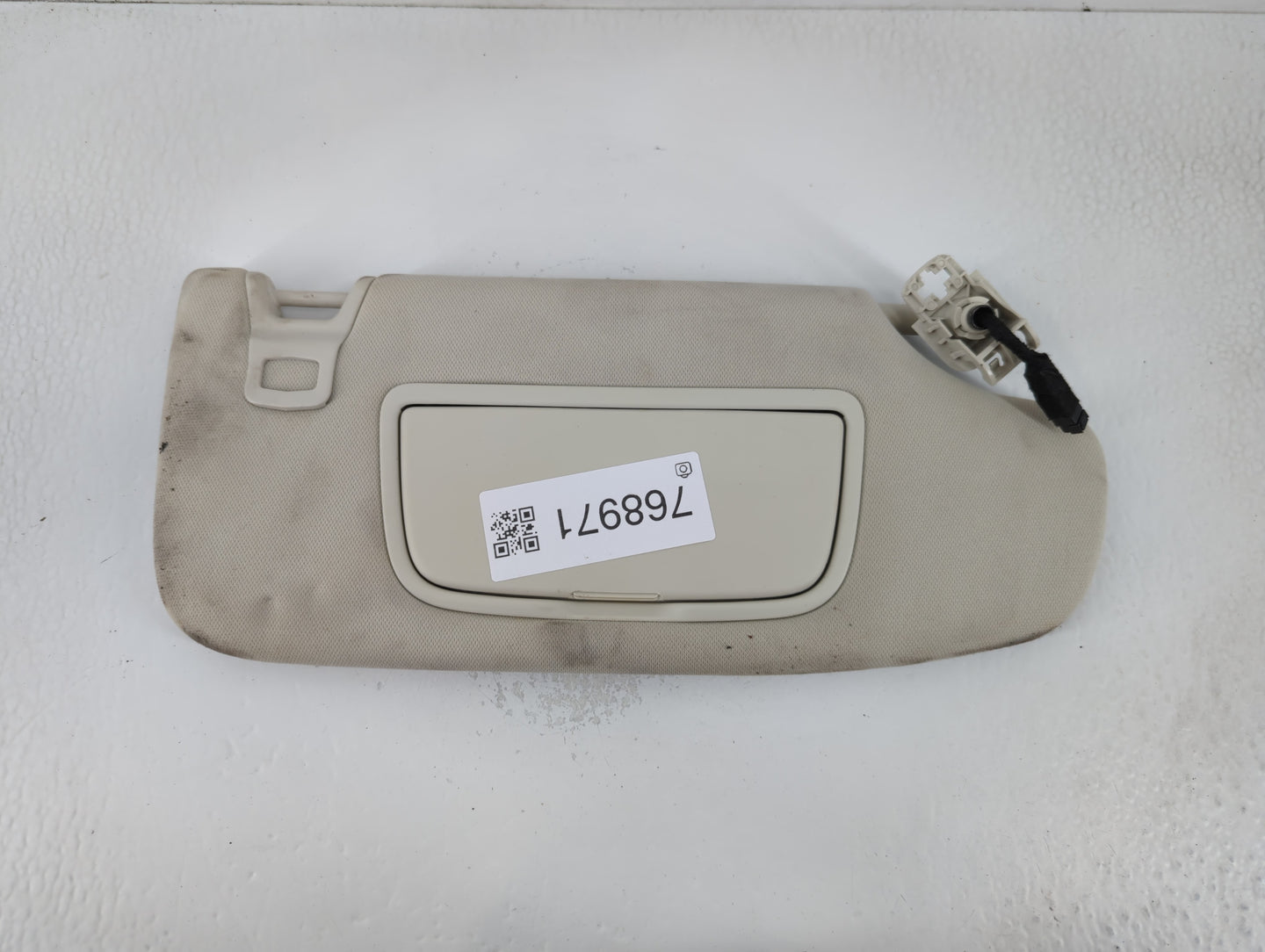 2017-2020 Ford Fusion Sun Visor Shade Replacement Passenger Right Mirror Fits Fits 2017 2018 2019 2020 OEM Used Auto Parts -
