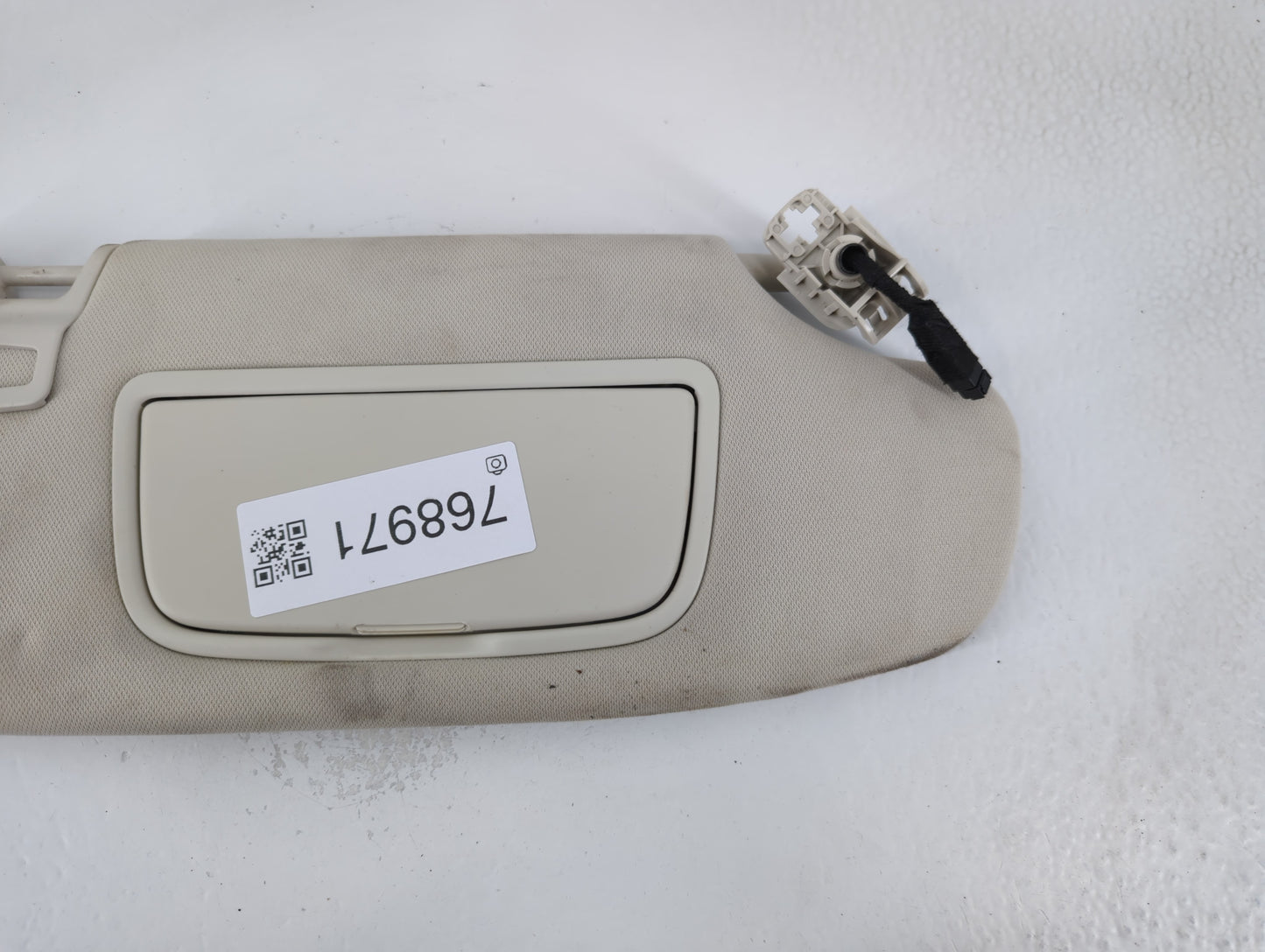 2017-2020 Ford Fusion Sun Visor Shade Replacement Passenger Right Mirror Fits Fits 2017 2018 2019 2020 OEM Used Auto Parts -