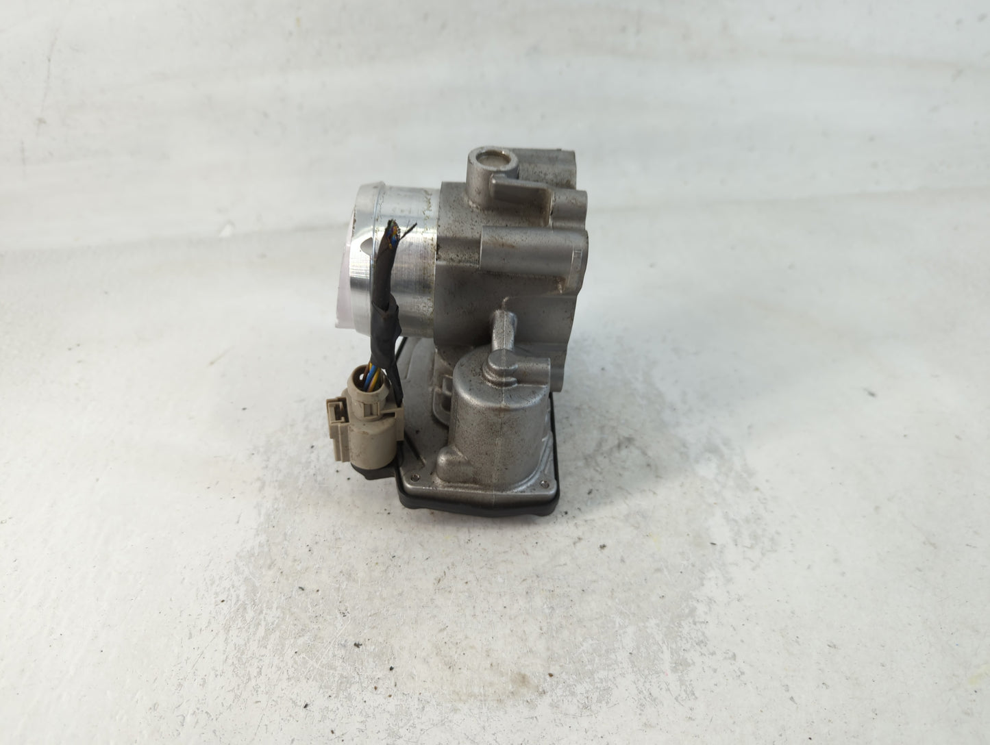 2014-2020 Ford Fusion Throttle Body P/N:B19 022 4246 DS7G-9F991-CA Fits Fits 2014 2015 2016 2017 2018 2019 2020 OEM Used Aut