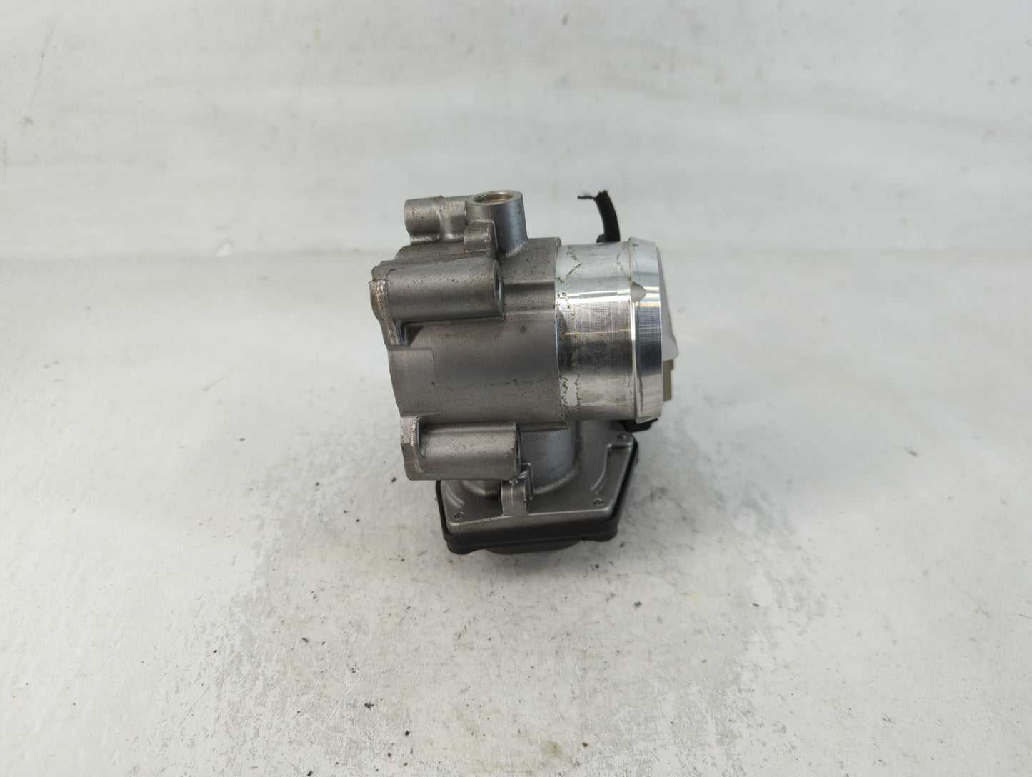 2014-2020 Ford Fusion Throttle Body P/N:B19 022 4246 DS7G-9F991-CA Fits Fits 2014 2015 2016 2017 2018 2019 2020 OEM Used Aut