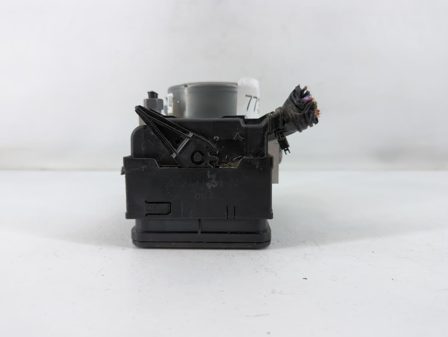 2019-2020 Ford Fusion ABS Pump Control Module Replacement P/N:KG9C-2B373-KC Fits Fits 2019 2020 OEM Used Auto Parts - Oemuse