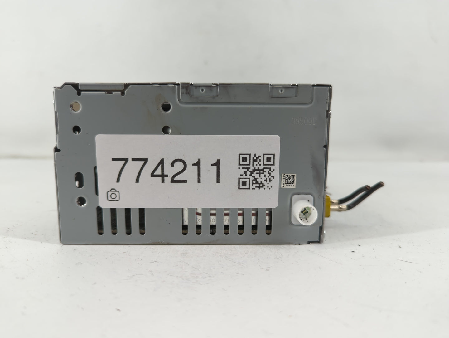 2019-2020 Ford Fusion Radio AM FM Cd Player Receiver Replacement P/N:CQ-HJ16N14MA Fits Fits 2019 2020 OEM Used Auto Parts - 