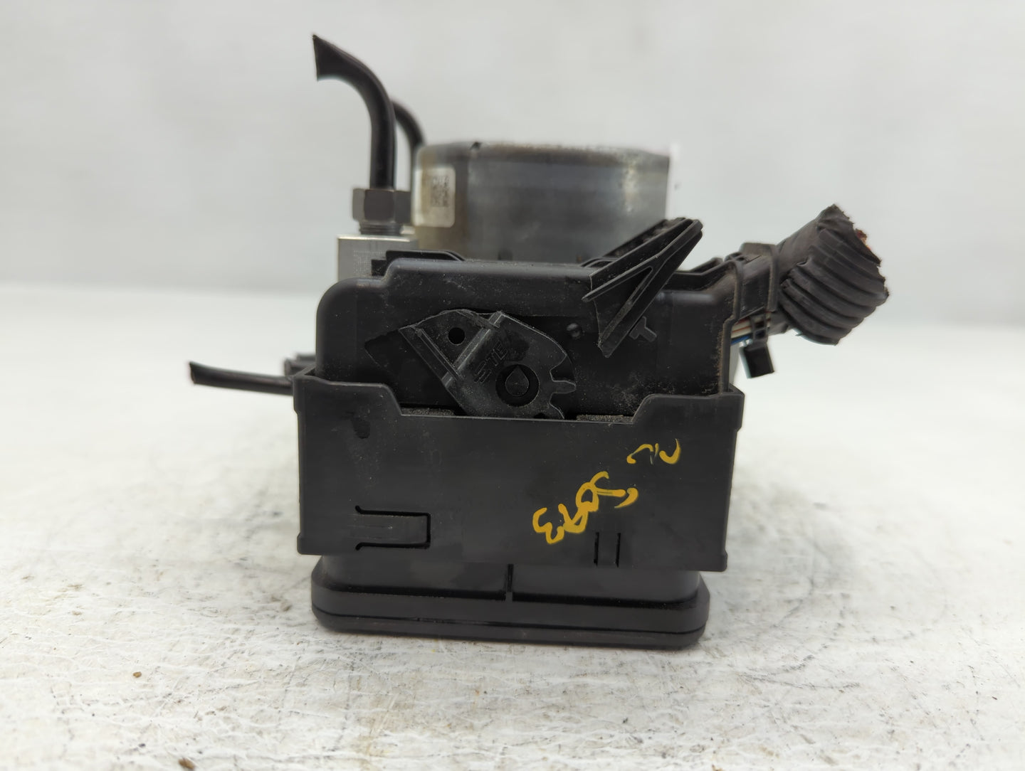 2019-2020 Ford Fusion ABS Pump Control Module Replacement P/N:KG9C-2B373-CC Fits Fits 2019 2020 OEM Used Auto Parts - Oemuse