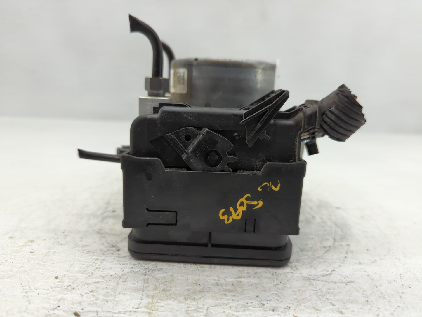 2019-2020 Ford Fusion ABS Pump Control Module Replacement P/N:KG9C-2B373-CC Fits Fits 2019 2020 OEM Used Auto Parts - Oemuse