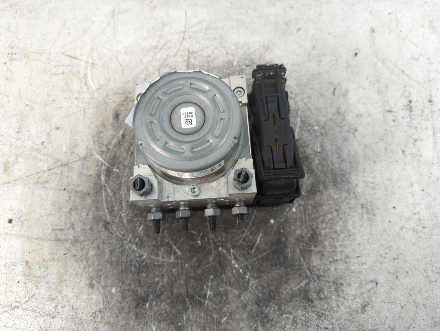 2019-2020 Ford Fusion ABS Pump Control Module Replacement P/N:KG9C-2B373-LC Fits Fits 2019 2020 OEM Used Auto Parts - Oemuse