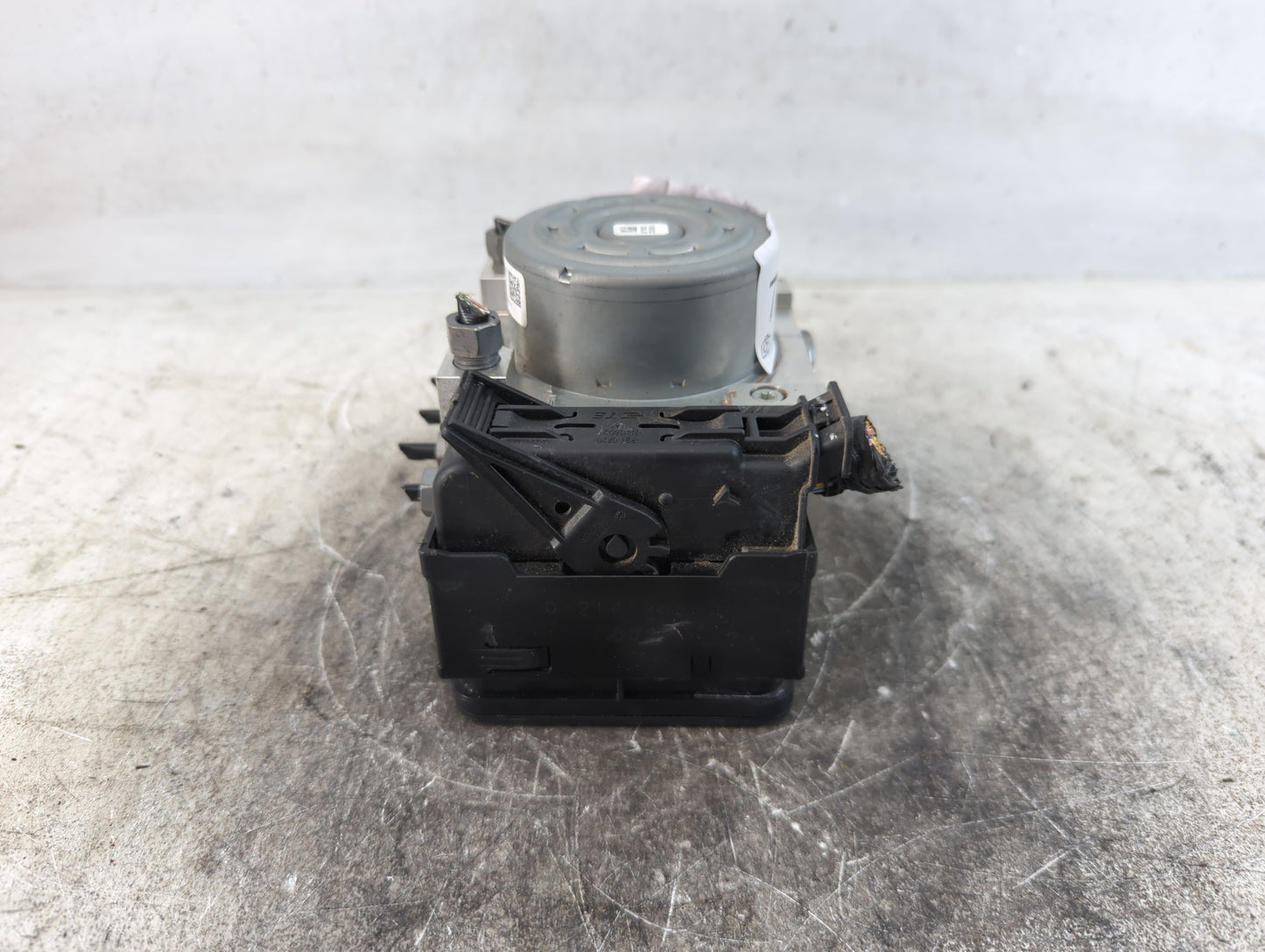 2019-2020 Ford Fusion ABS Pump Control Module Replacement P/N:KG9C-2B373-LC Fits Fits 2019 2020 OEM Used Auto Parts - Oemuse