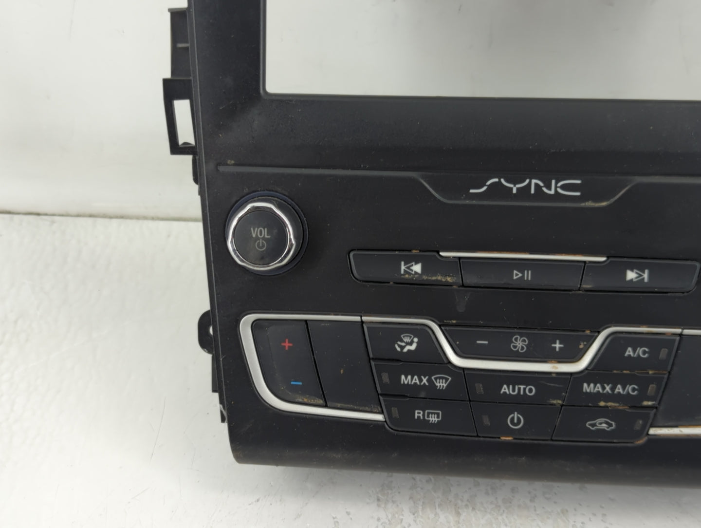 2019-2020 Ford Fusion Radio AM FM Cd Player Receiver Replacement P/N:KS7T-18E245-CGE Fits Fits 2019 2020 OEM Used Auto Parts