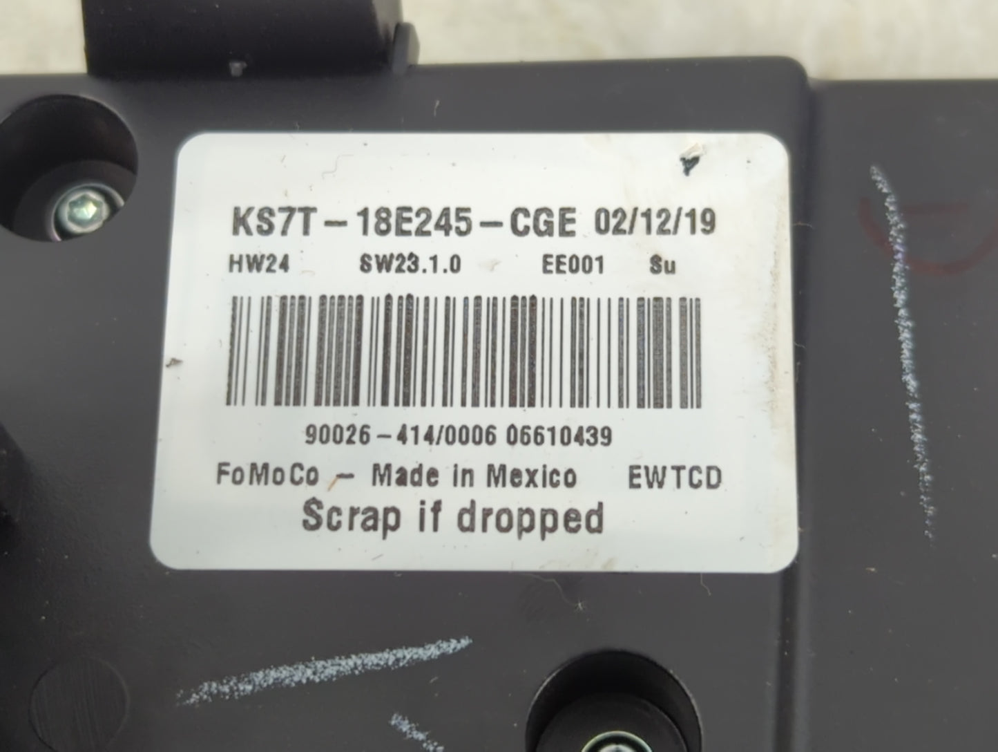 2019-2020 Ford Fusion Radio AM FM Cd Player Receiver Replacement P/N:KS7T-18E245-CGE Fits Fits 2019 2020 OEM Used Auto Parts