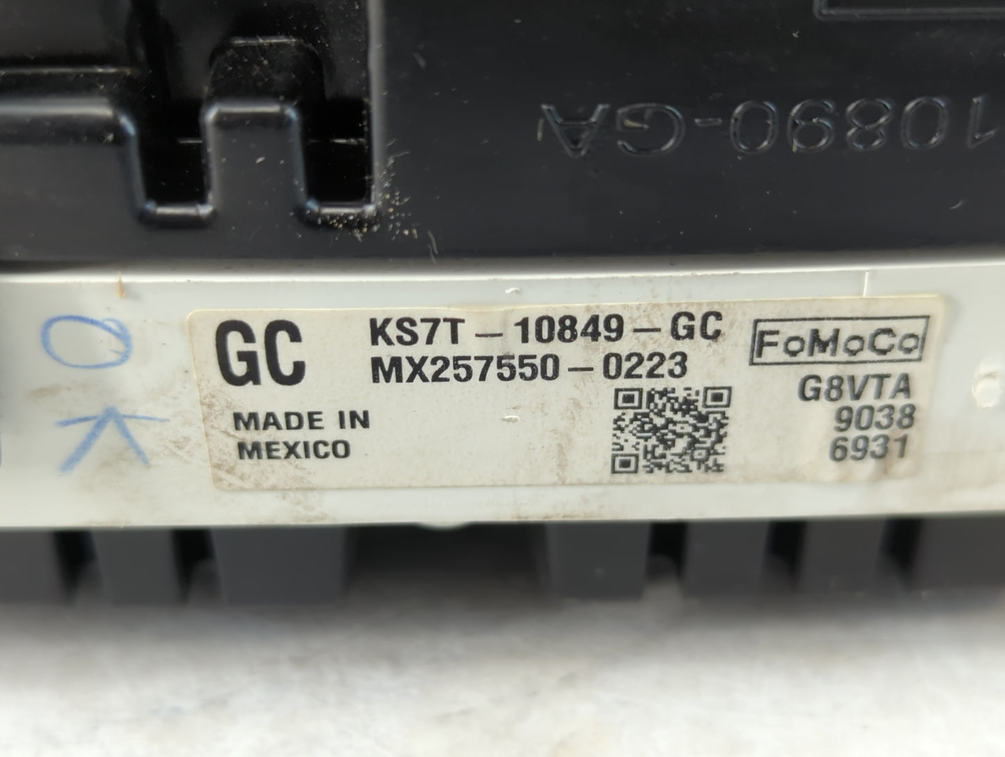 2019-2020 Ford Fusion Instrument Cluster Speedometer Gauges P/N:KS7T-10849-GC Miles: Fits Fits 2019 2020 OEM Used Auto Parts