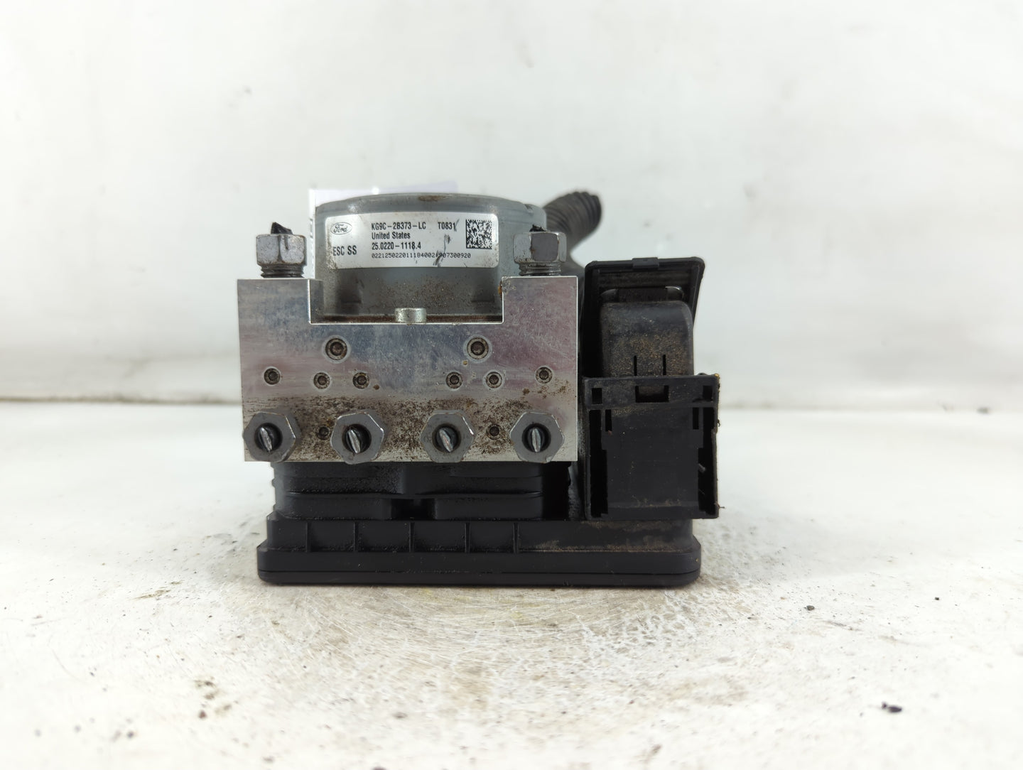 2019-2020 Ford Fusion ABS Pump Control Module Replacement P/N:KG9C-2B373-LC Fits Fits 2019 2020 OEM Used Auto Parts - Oemuse
