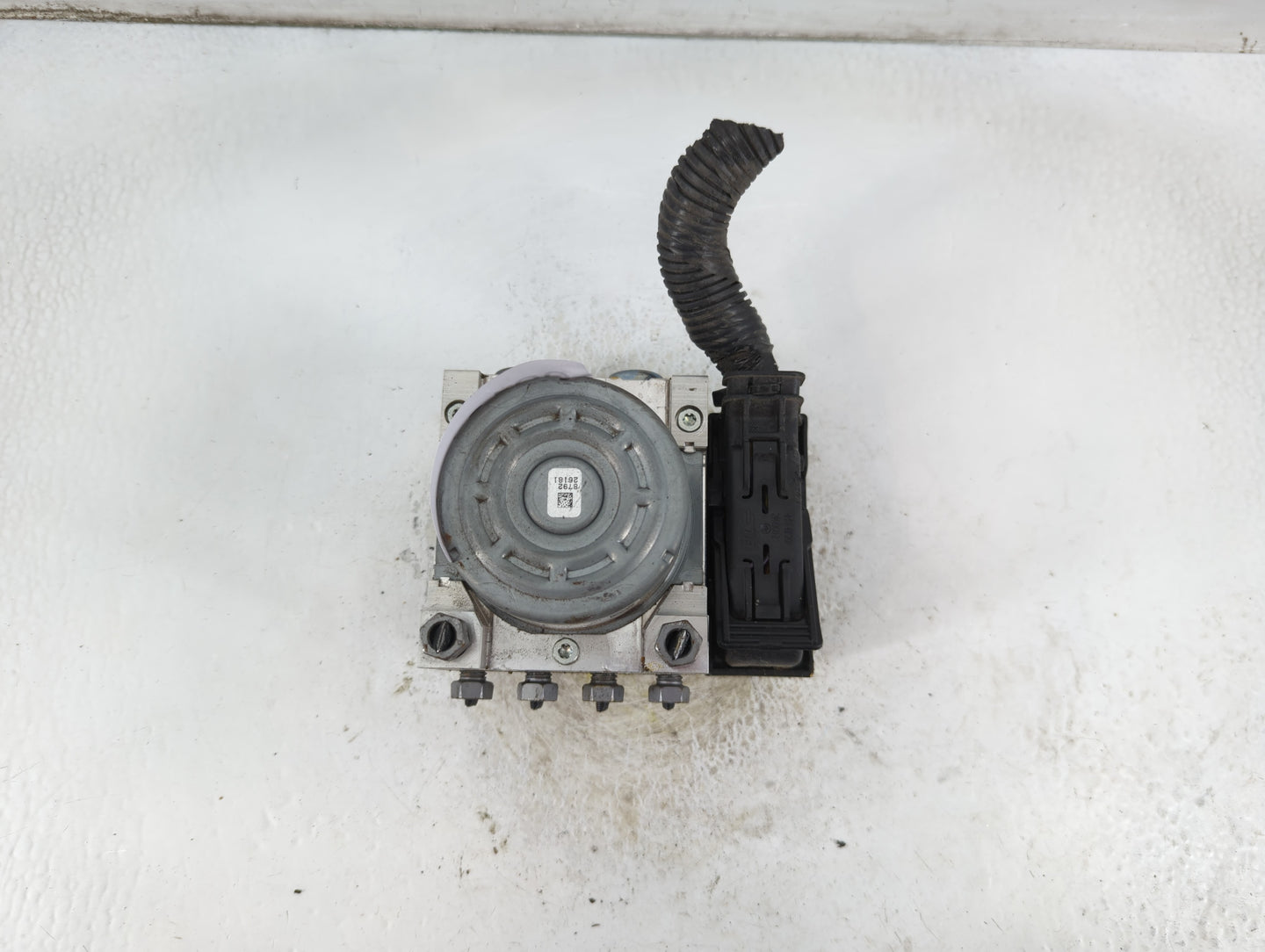 2019-2020 Ford Fusion ABS Pump Control Module Replacement P/N:KG9C-2B373-LC Fits Fits 2019 2020 OEM Used Auto Parts - Oemuse