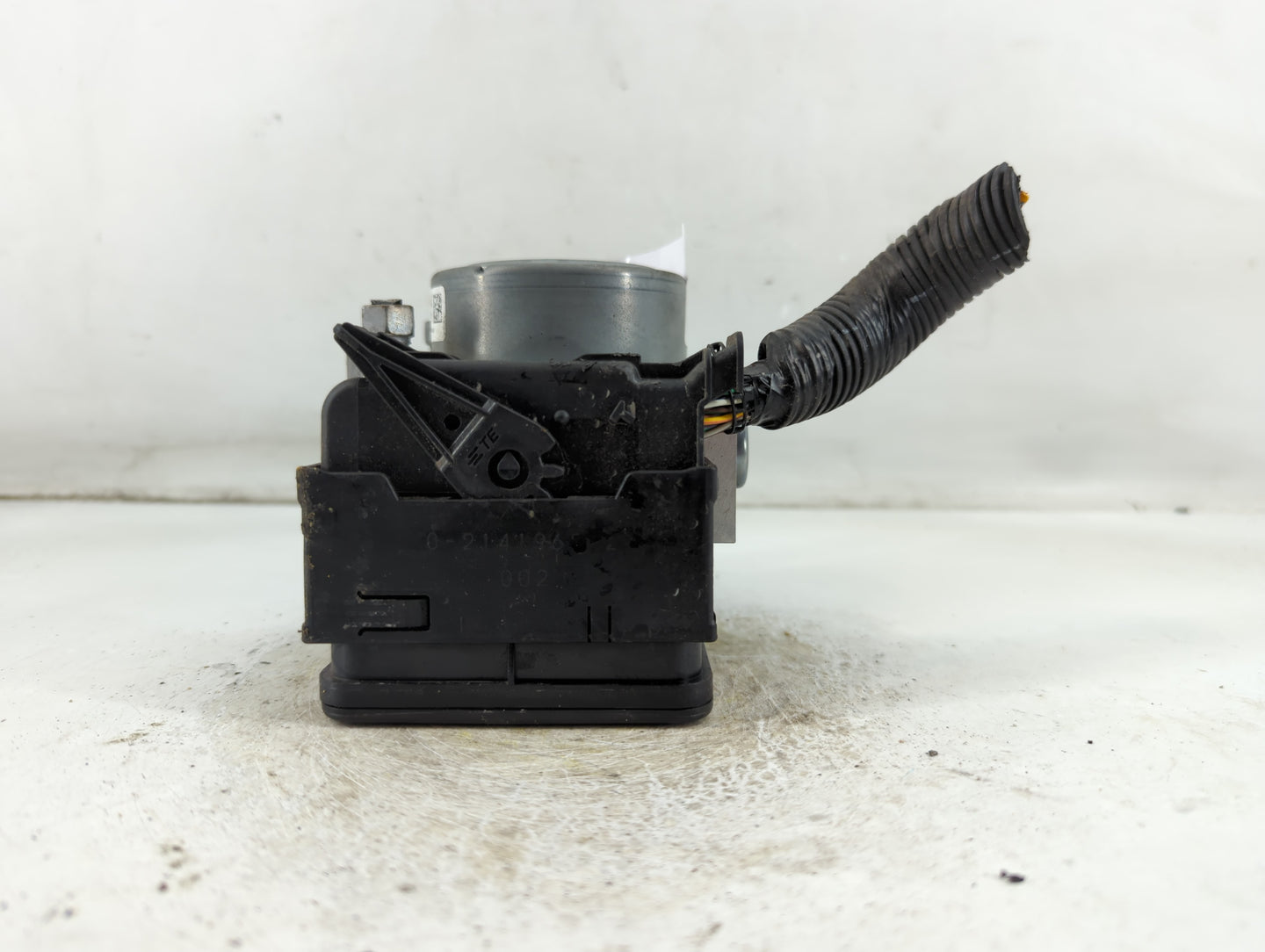 2019-2020 Ford Fusion ABS Pump Control Module Replacement P/N:KG9C-2B373-LC Fits Fits 2019 2020 OEM Used Auto Parts - Oemuse