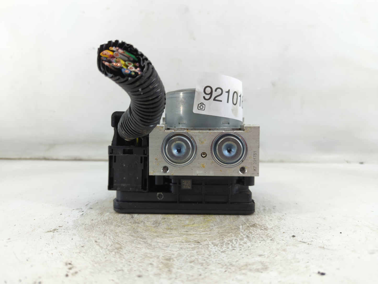 2019-2020 Ford Fusion ABS Pump Control Module Replacement P/N:KG9C-2B373-LC Fits Fits 2019 2020 OEM Used Auto Parts - Oemuse