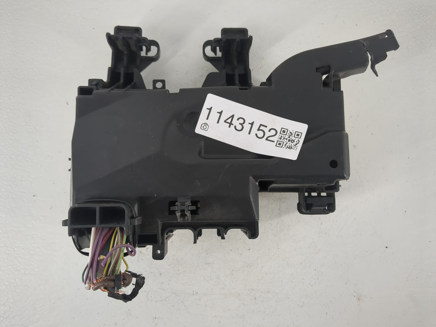 2018-2019 Ford Mustang Fusebox Fuse Box Panel Relay Module Fits Fits 2018 2019 OEM Used Auto Parts - Oemusedautoparts1.com