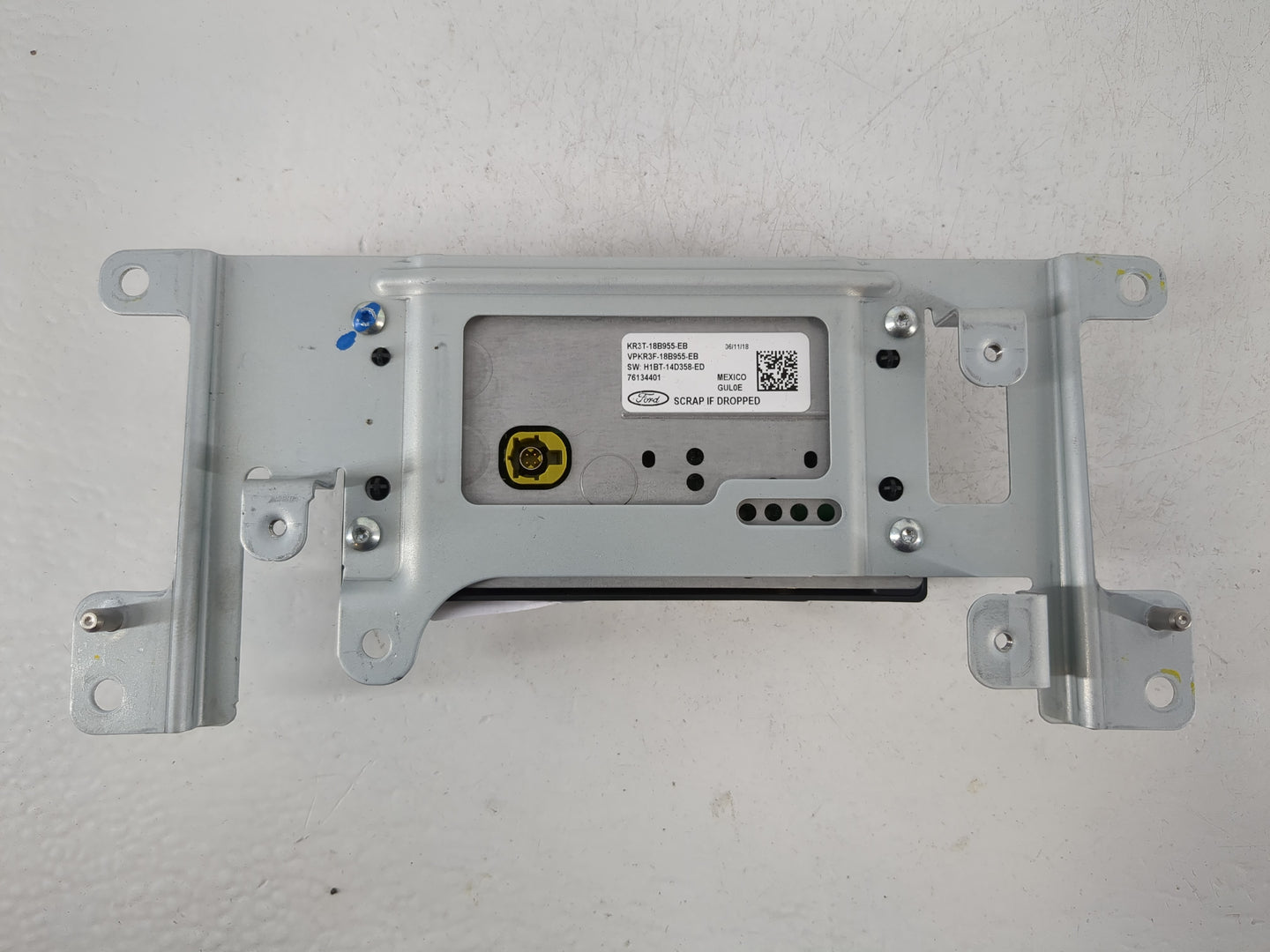 2019-2022 Ford Mustang Information Display Screen - Oemusedautoparts1.com
