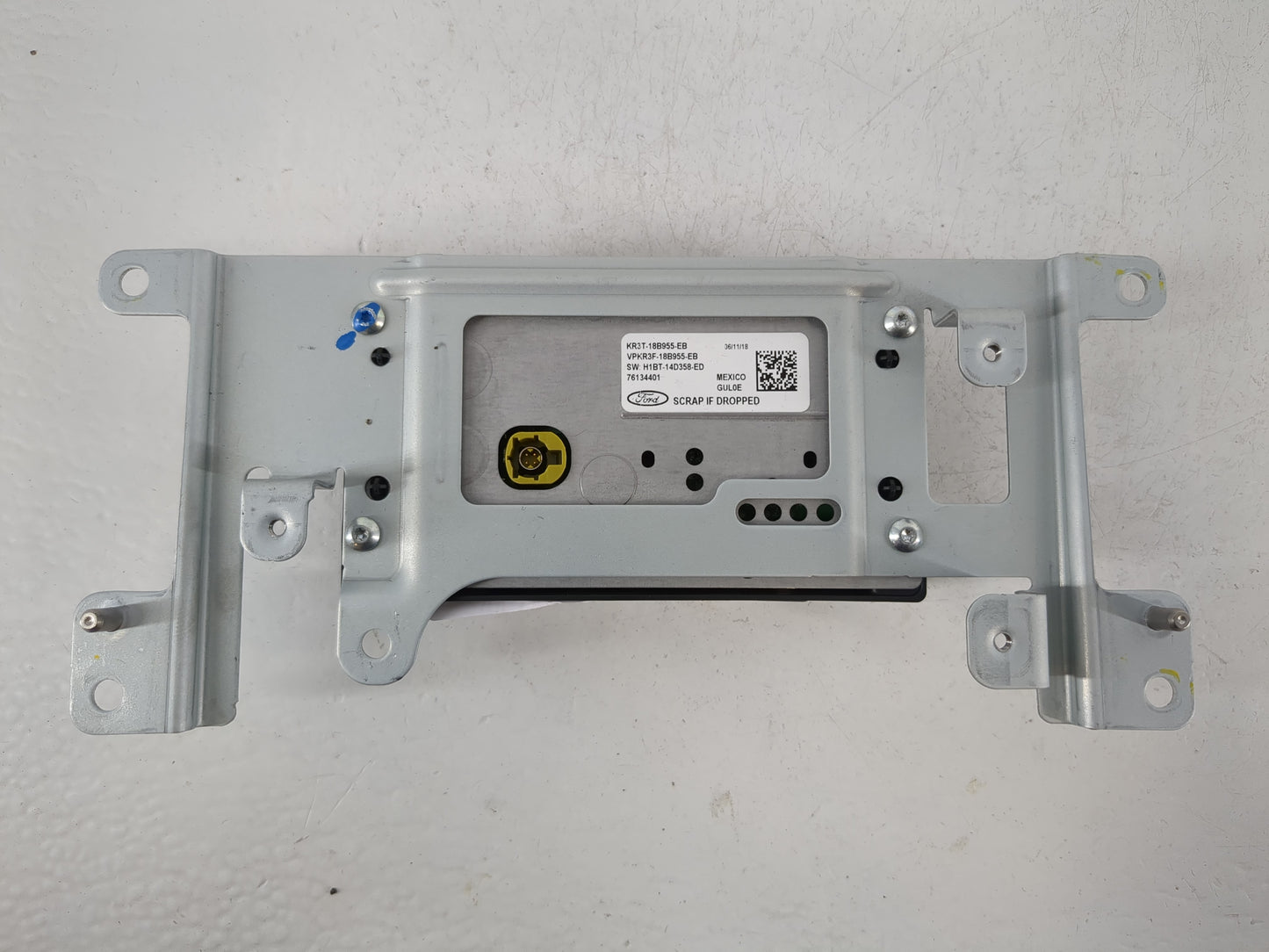 2019-2022 Ford Mustang Information Display Screen - Oemusedautoparts1.com