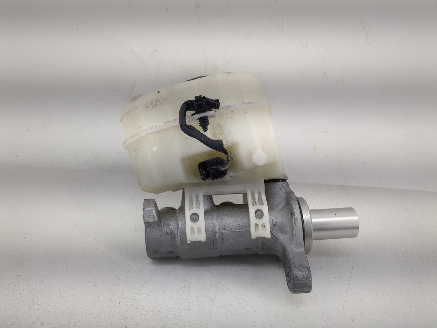 2015-2022 Ford Mustang Brake Master Cylinder - Oemusedautoparts1.com
