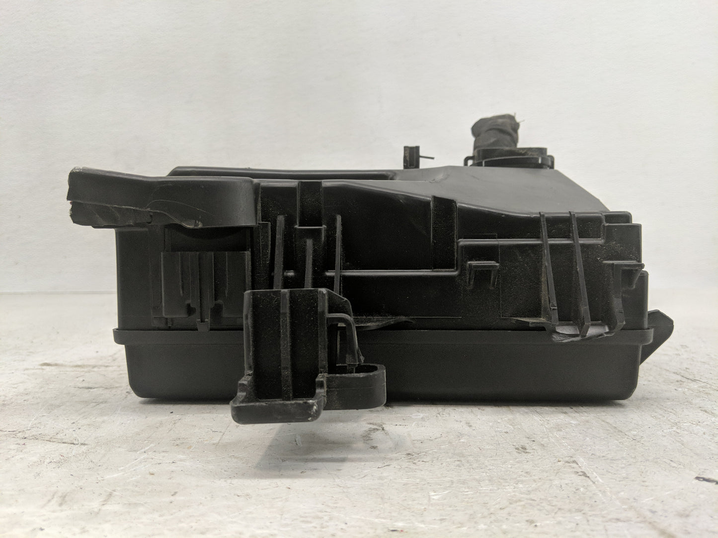 2018-2019 Ford Mustang Fusebox Fuse Box Panel Relay Module Fits Fits 2018 2019 OEM Used Auto Parts - Oemusedautoparts1.com