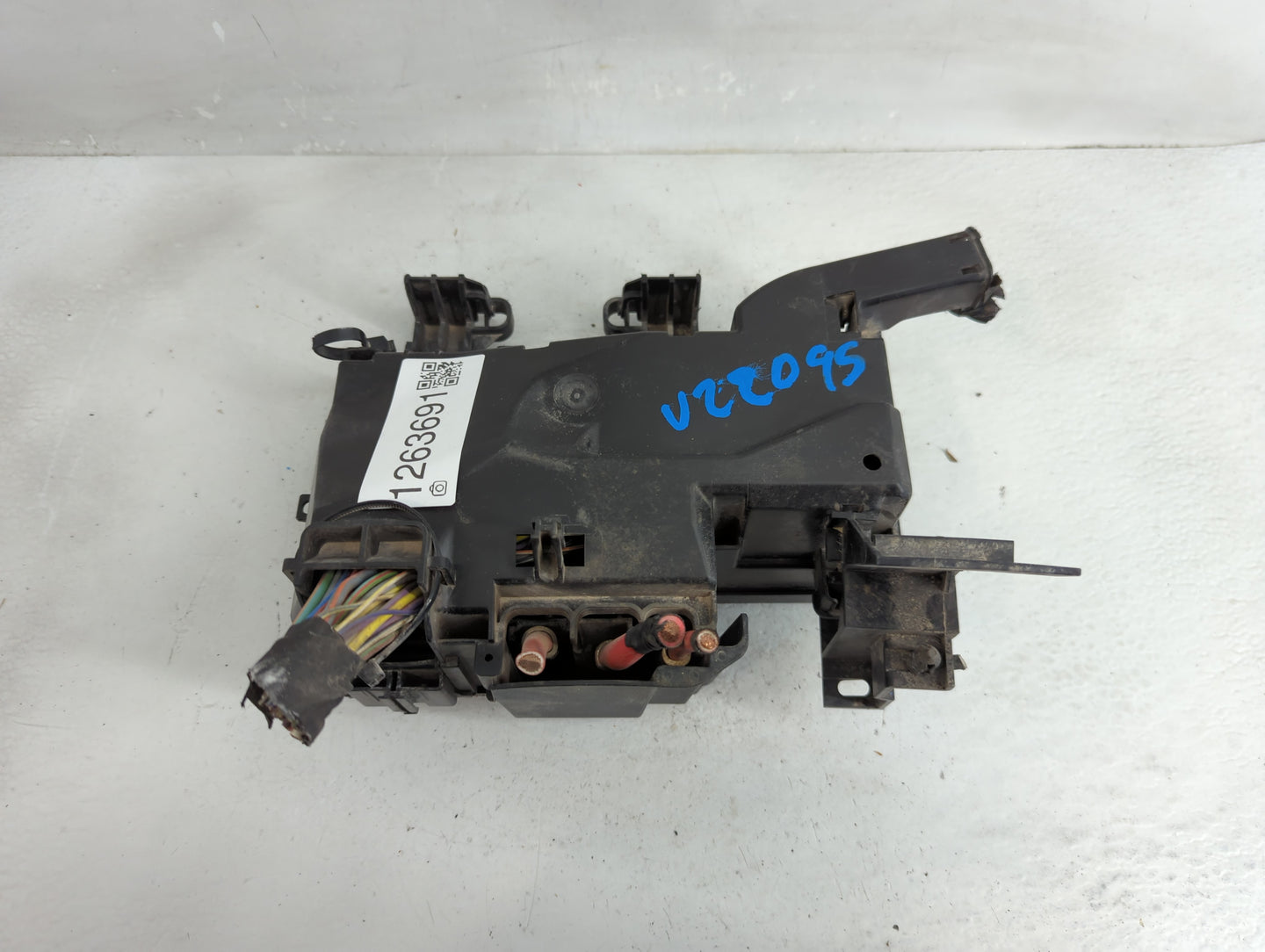 2018-2019 Ford Mustang Fusebox Fuse Box Panel Relay Module Fits Fits 2018 2019 OEM Used Auto Parts - Oemusedautoparts1.com