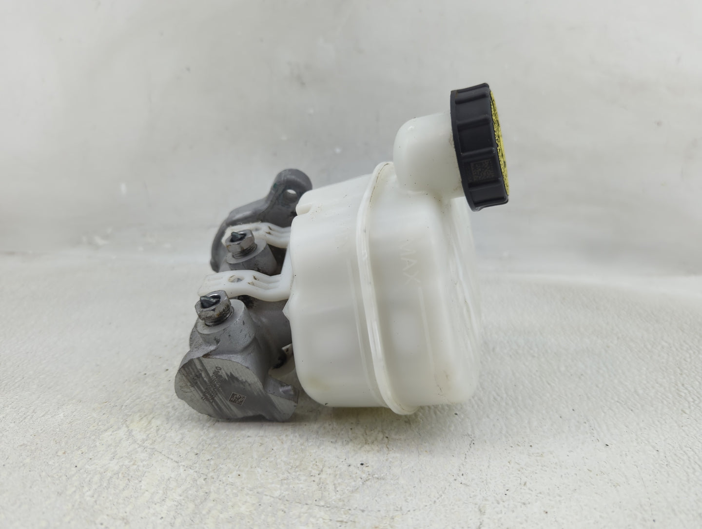 2015-2022 Ford Mustang Brake Master Cylinder - Oemusedautoparts1.com