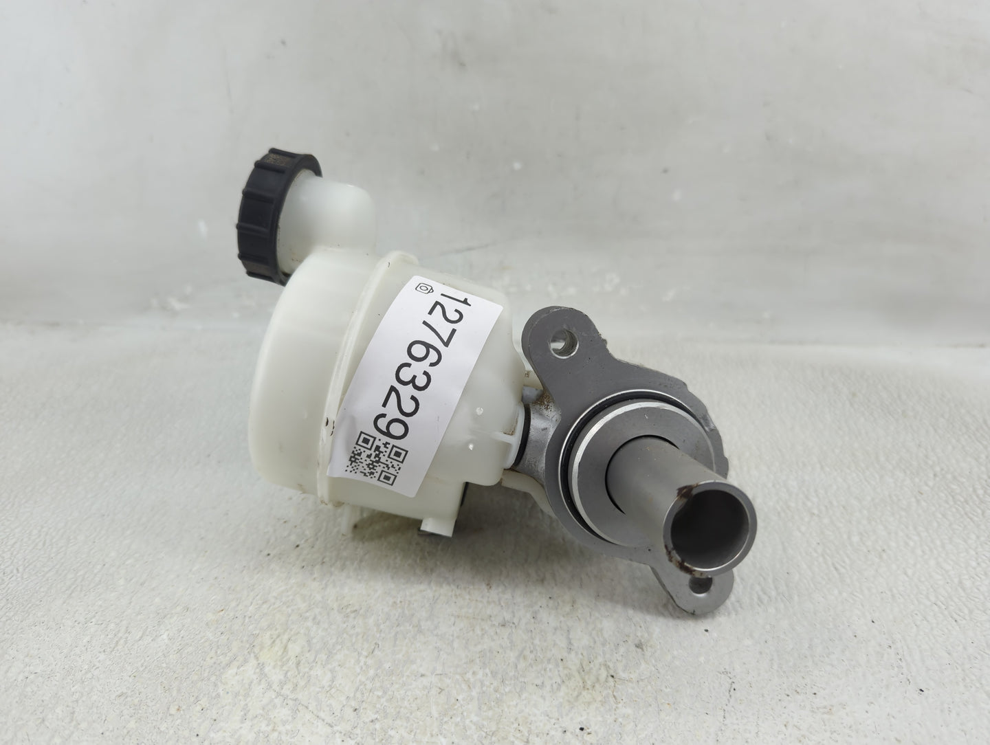 2015-2022 Ford Mustang Brake Master Cylinder - Oemusedautoparts1.com