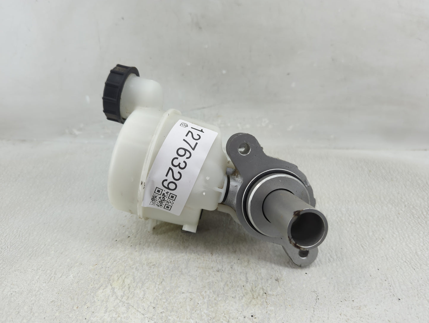 2015-2022 Ford Mustang Brake Master Cylinder - Oemusedautoparts1.com