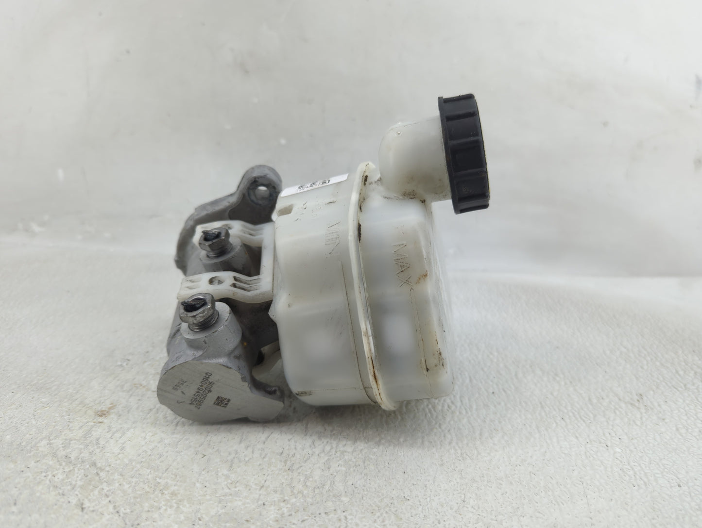 2015-2022 Ford Mustang Brake Master Cylinder - Oemusedautoparts1.com
