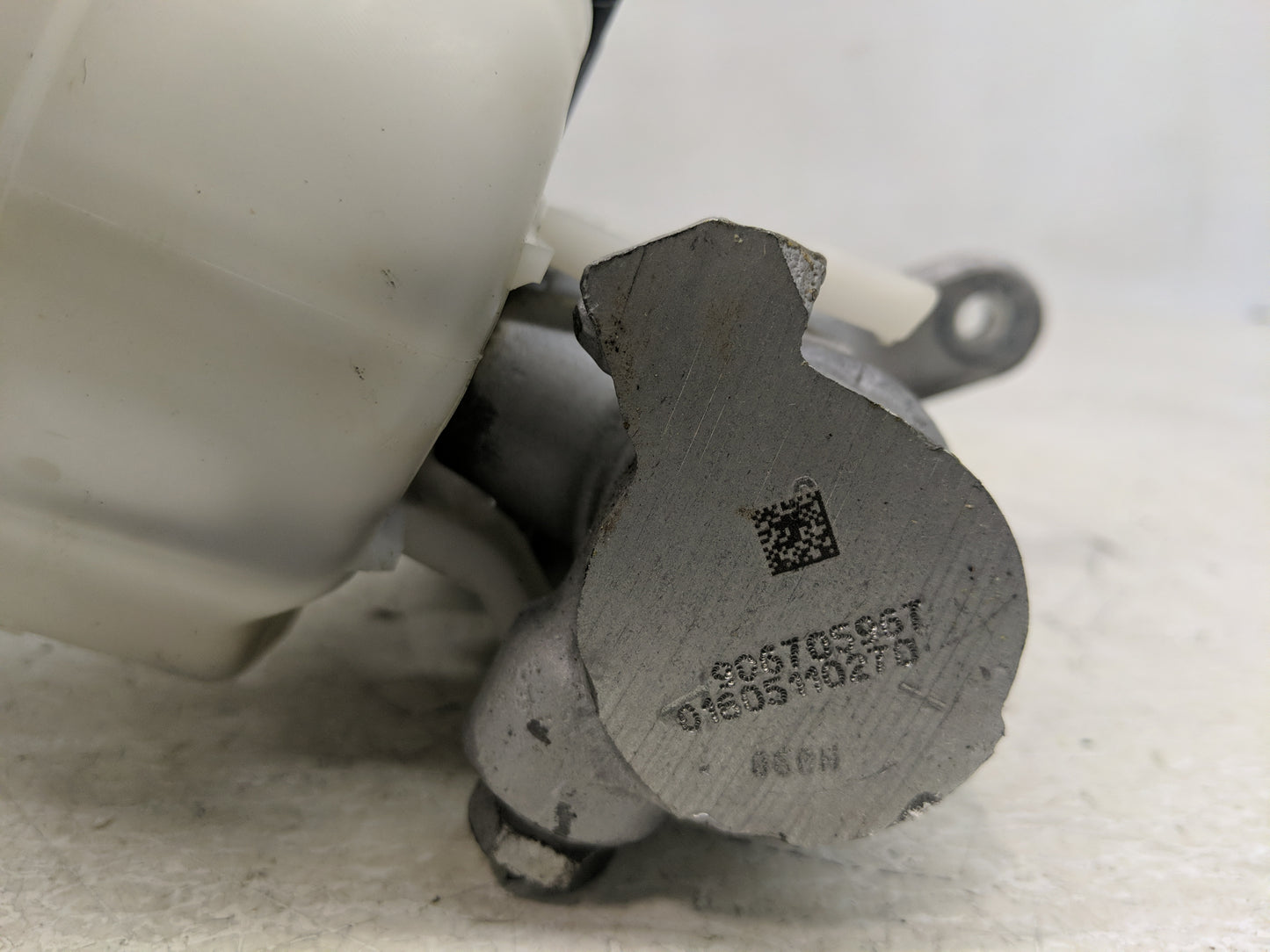 2015-2022 Ford Mustang Brake Master Cylinder - Oemusedautoparts1.com
