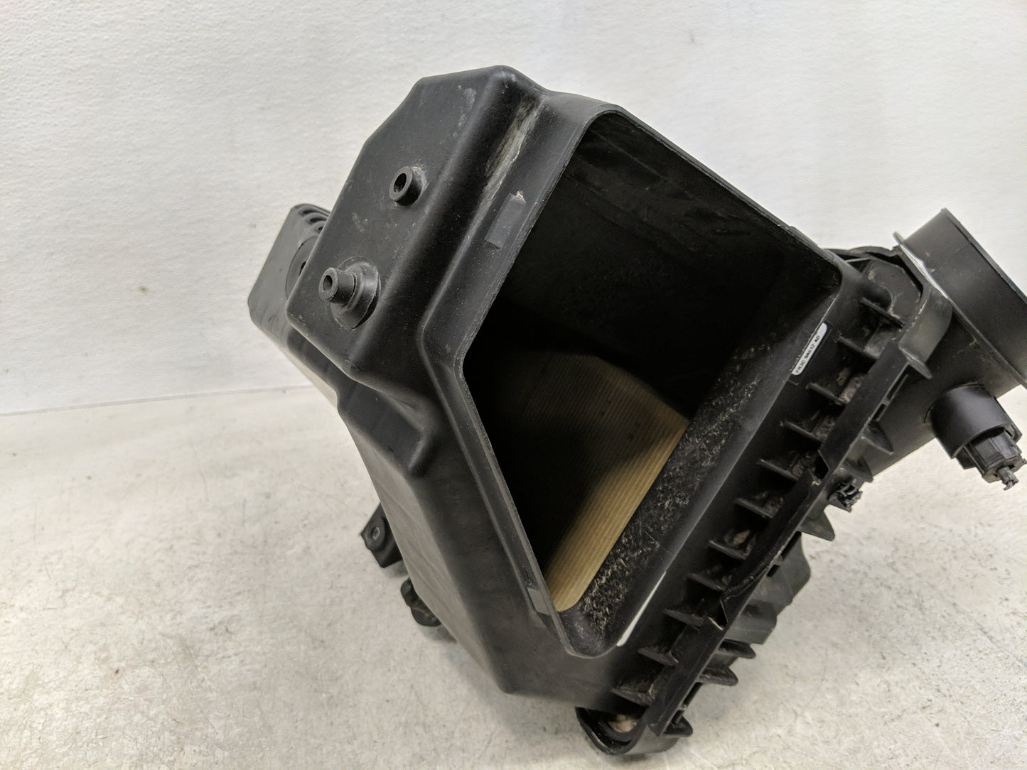 2018-2022 Ford Mustang Air Cleaner Intake-duct Hose Tube 1352055 - Oemusedautoparts1.com