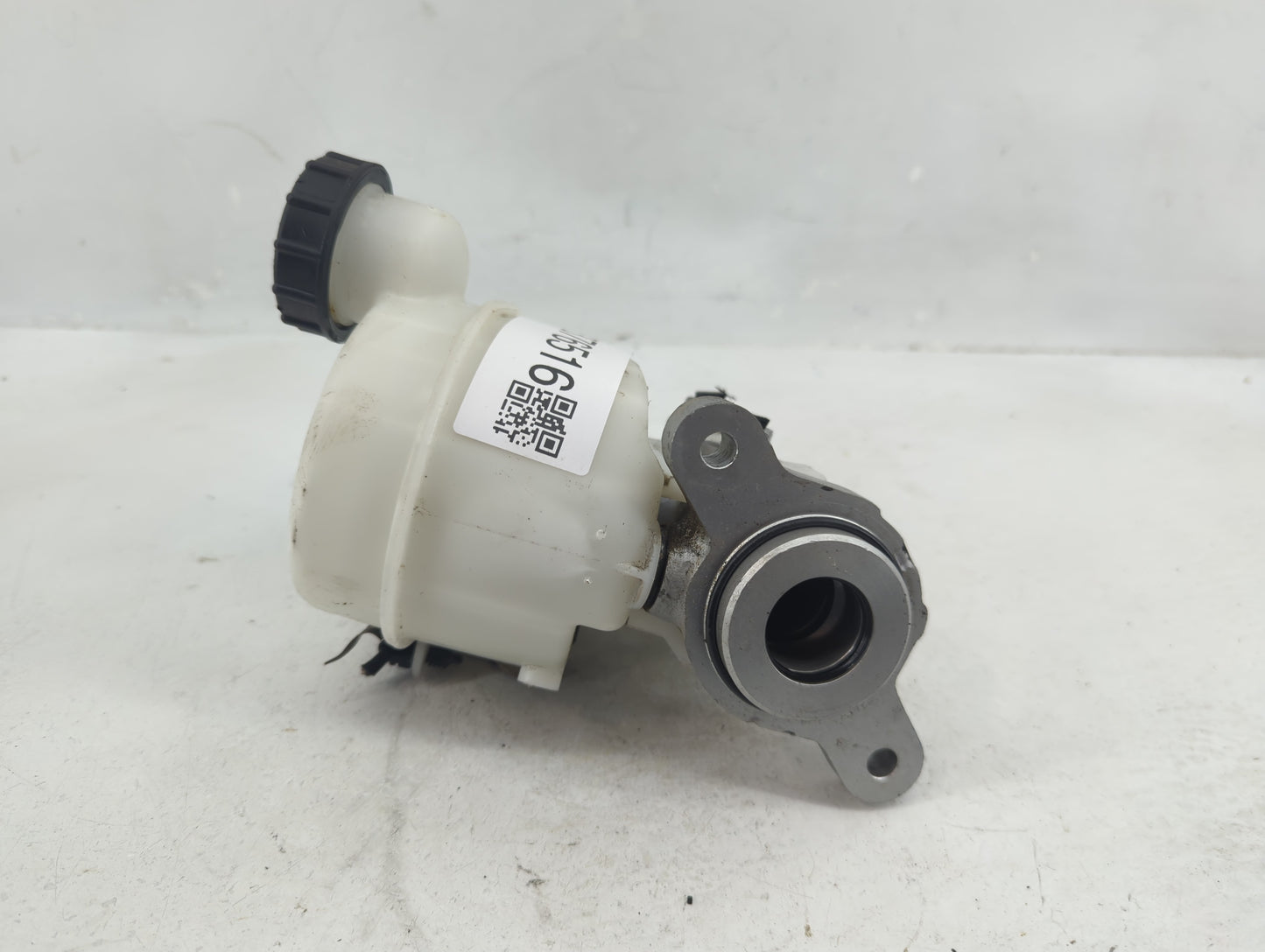 2015-2022 Ford Mustang Brake Master Cylinder - Oemusedautoparts1.com