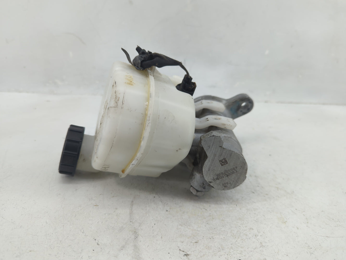 2015-2022 Ford Mustang Brake Master Cylinder - Oemusedautoparts1.com