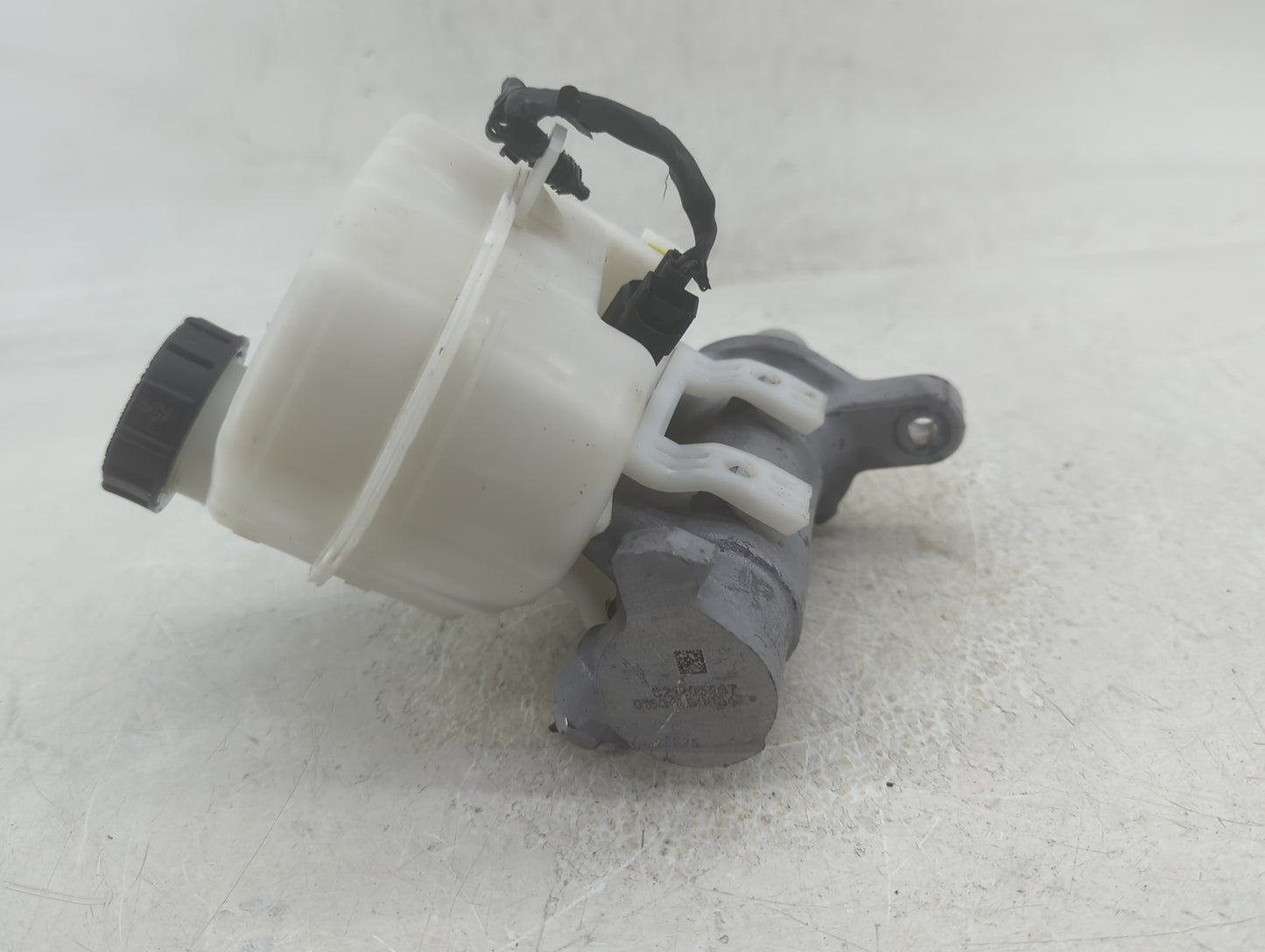 2015-2022 Ford Mustang Brake Master Cylinder - Oemusedautoparts1.com
