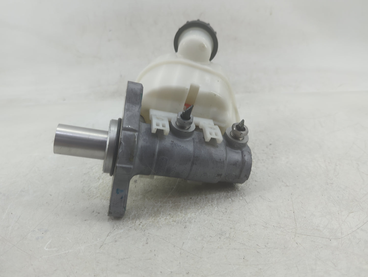 2015-2022 Ford Mustang Brake Master Cylinder - Oemusedautoparts1.com