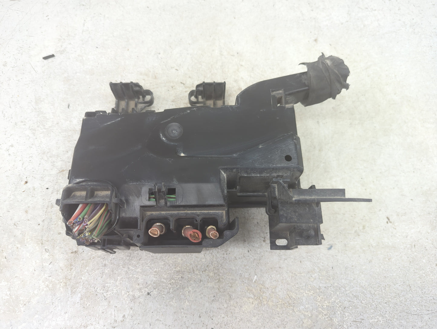 2018-2019 Ford Mustang Fusebox Fuse Box Panel Relay Module Fits Fits 2018 2019 OEM Used Auto Parts - Oemusedautoparts1.com