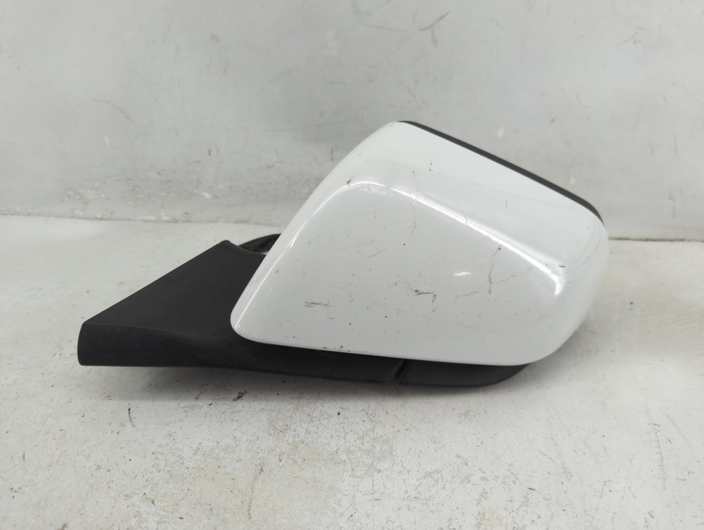 2015-2020 Ford Mustang Driver Side View Mirror - Left Door Mirror OEM Used - Oemusedautoparts1.com