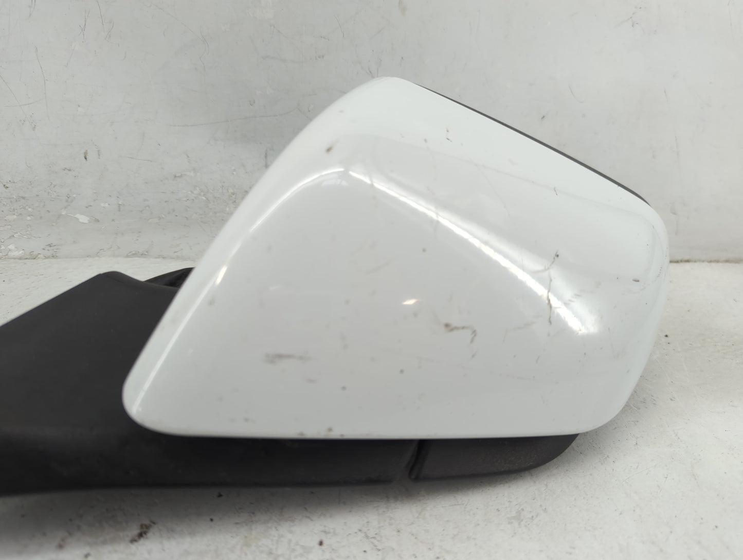 2015-2020 Ford Mustang Driver Side View Mirror - Left Door Mirror OEM Used - Oemusedautoparts1.com