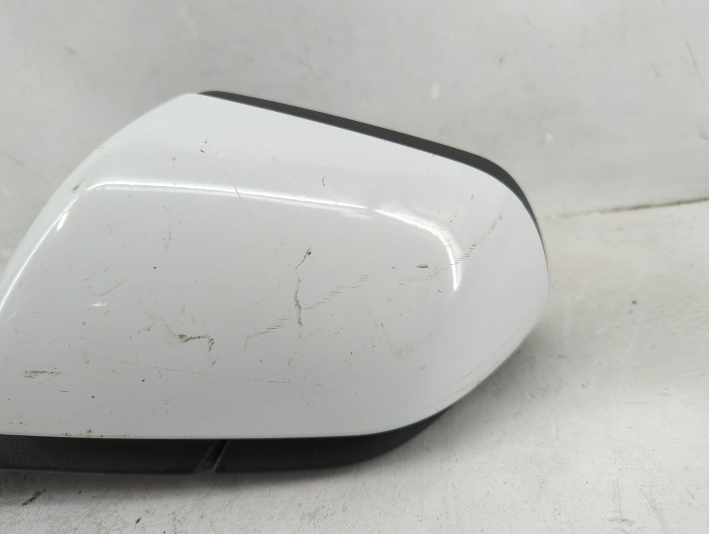 2015-2020 Ford Mustang Driver Side View Mirror - Left Door Mirror OEM Used - Oemusedautoparts1.com
