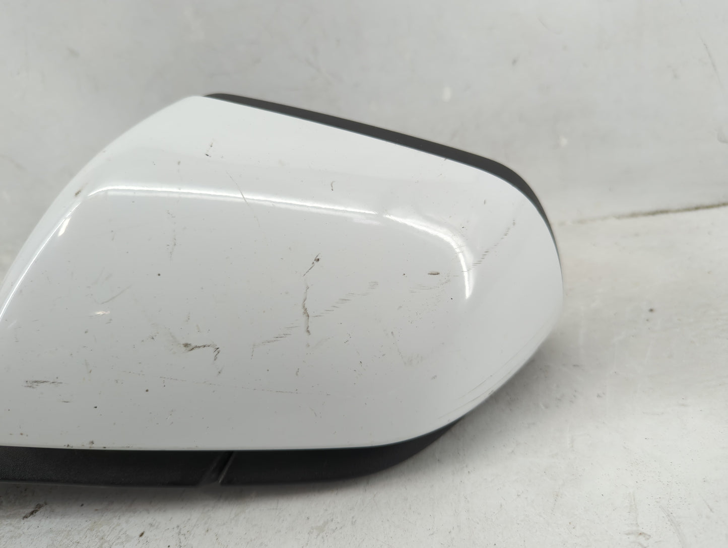 2015-2020 Ford Mustang Driver Side View Mirror - Left Door Mirror OEM Used - Oemusedautoparts1.com