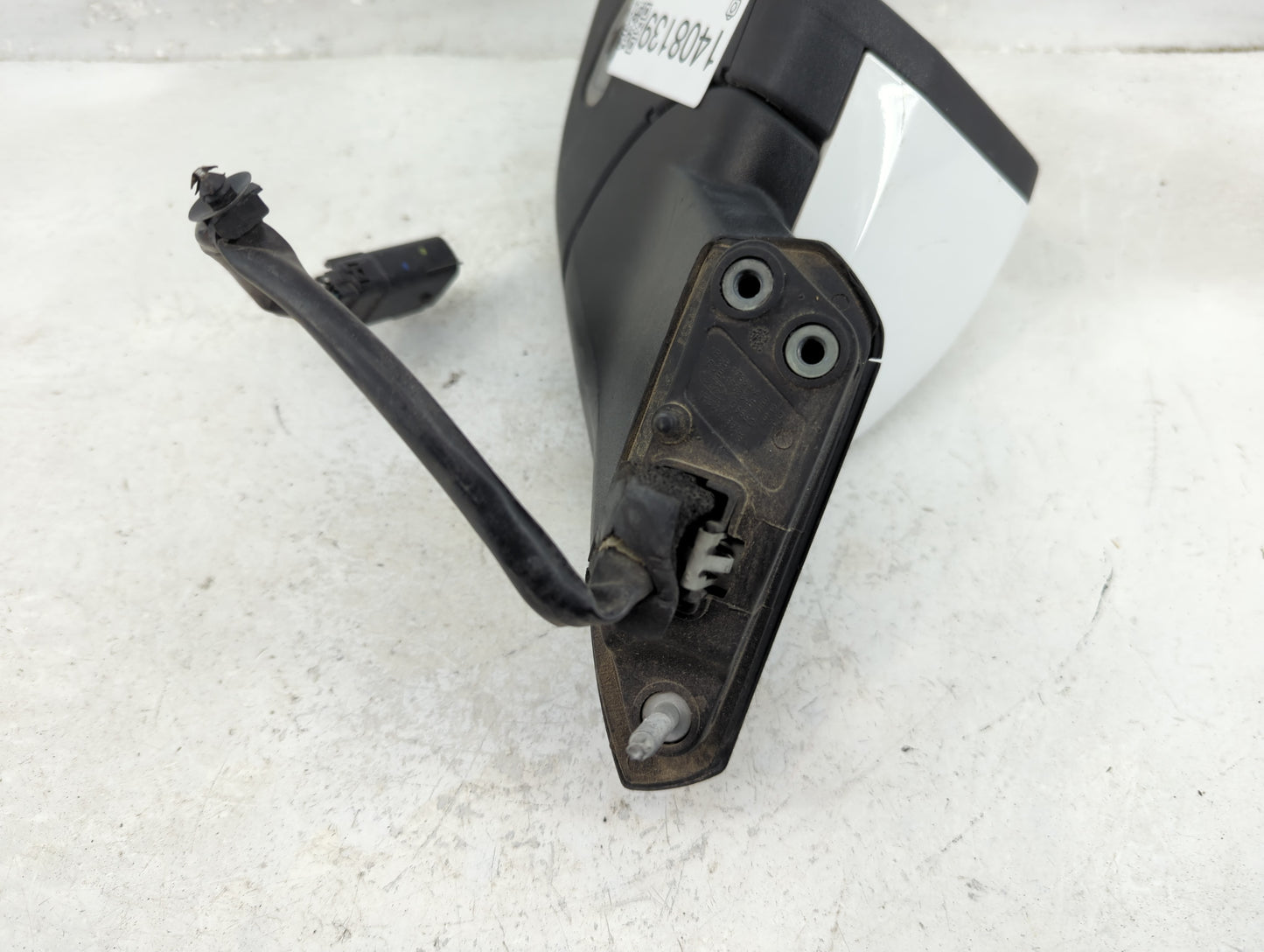2015-2020 Ford Mustang Driver Side View Mirror - Left Door Mirror OEM Used - Oemusedautoparts1.com