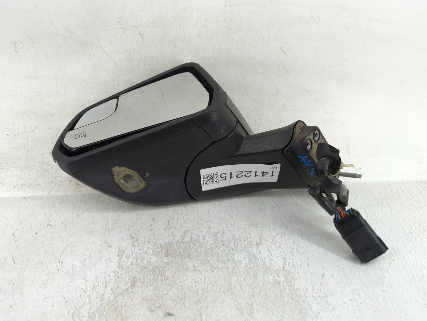 2015-2020 Ford Mustang Driver Side View Mirror - Left Door Mirror OEM Used - Oemusedautoparts1.com