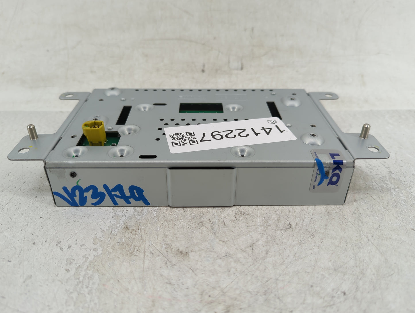 2019-2022 Ford Mustang Information Display Screen - Oemusedautoparts1.com