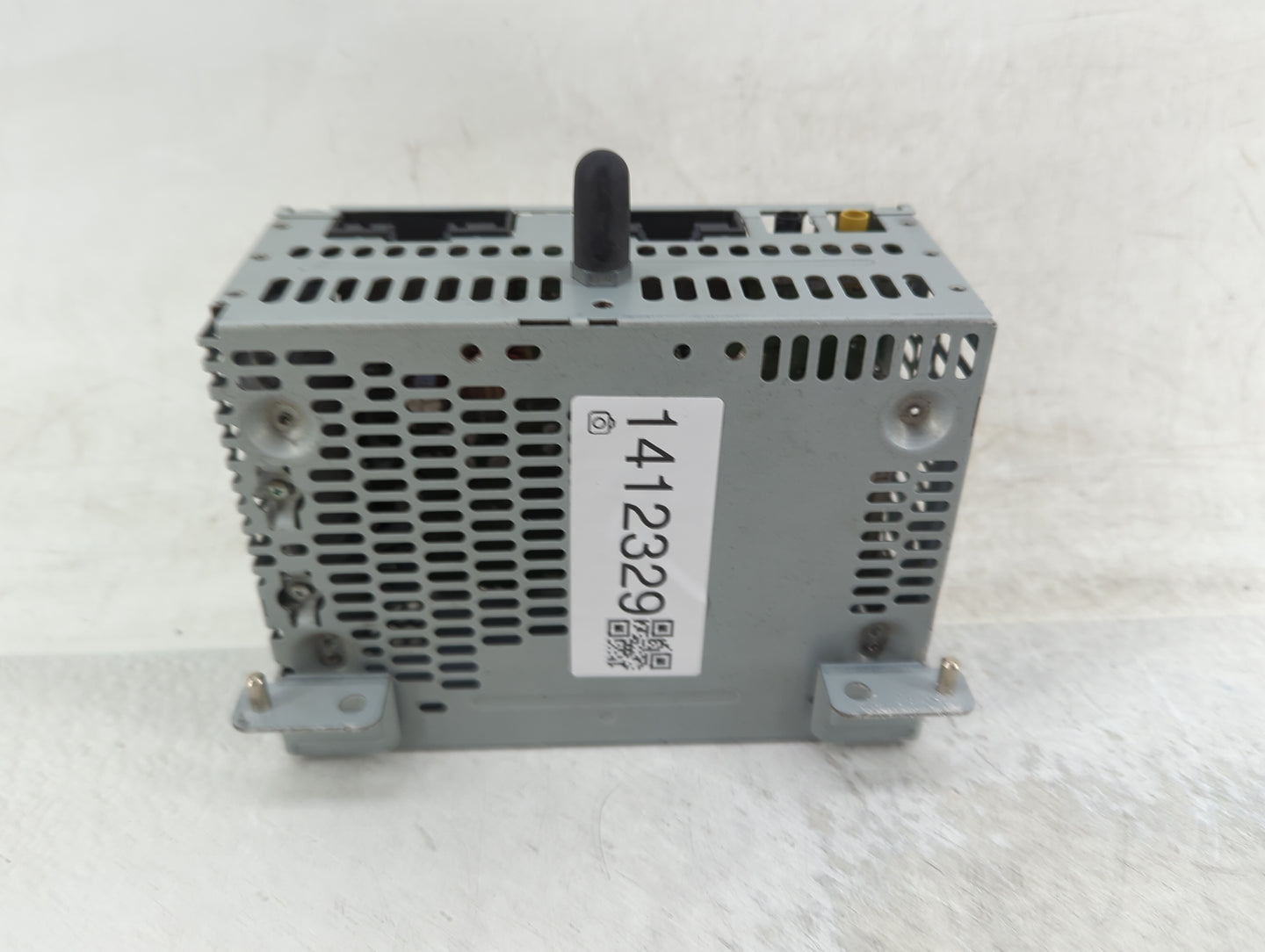 2019 Ford Mustang Radio AM FM Cd Player Receiver Replacement P/N:KR3T-18D832-ED Fits OEM Used Auto Parts - Oemusedautoparts1