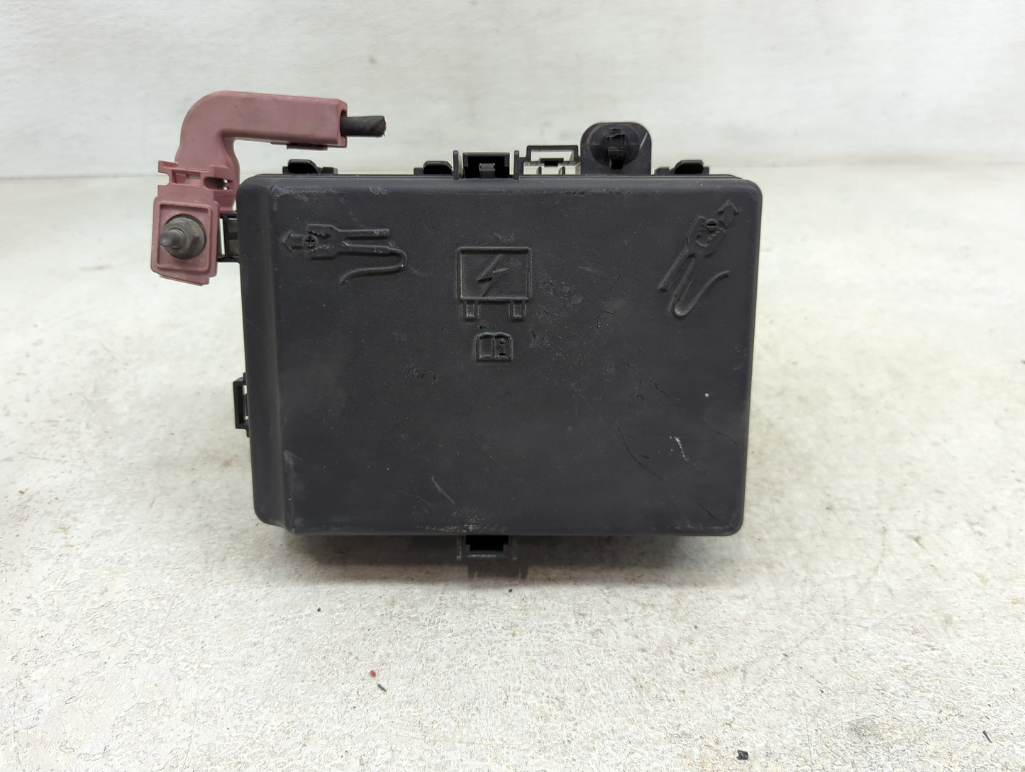 2018-2019 Ford Mustang Fusebox Fuse Box Panel Relay Module P/N:P68274131AD Fits Fits 2018 2019 OEM Used Auto Parts - Oemused