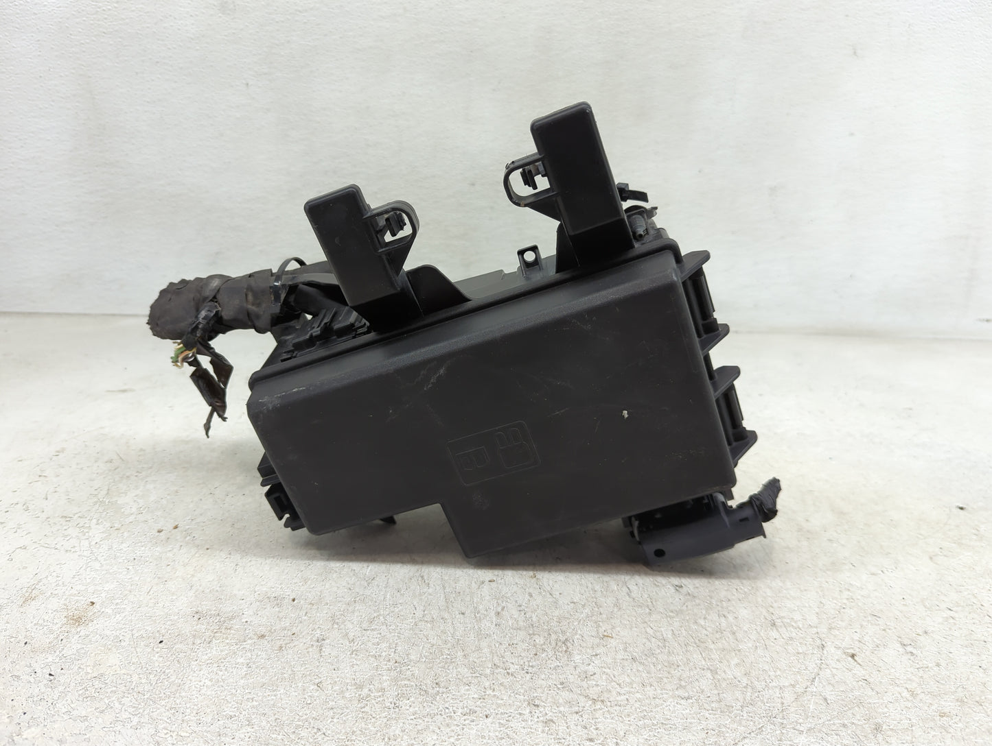 2018-2019 Ford Mustang Fusebox Fuse Box Panel Relay Module Fits Fits 2018 2019 OEM Used Auto Parts - Oemusedautoparts1.com